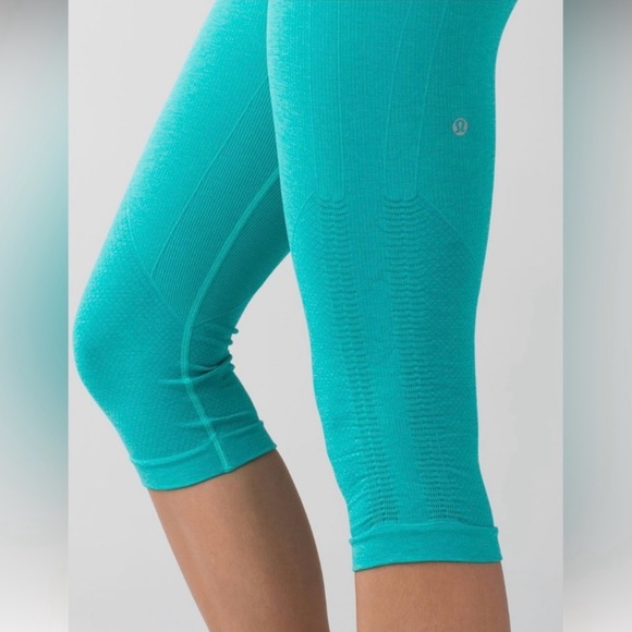 Lululemon Athletica Teal Activewear - Picture 2 of 5